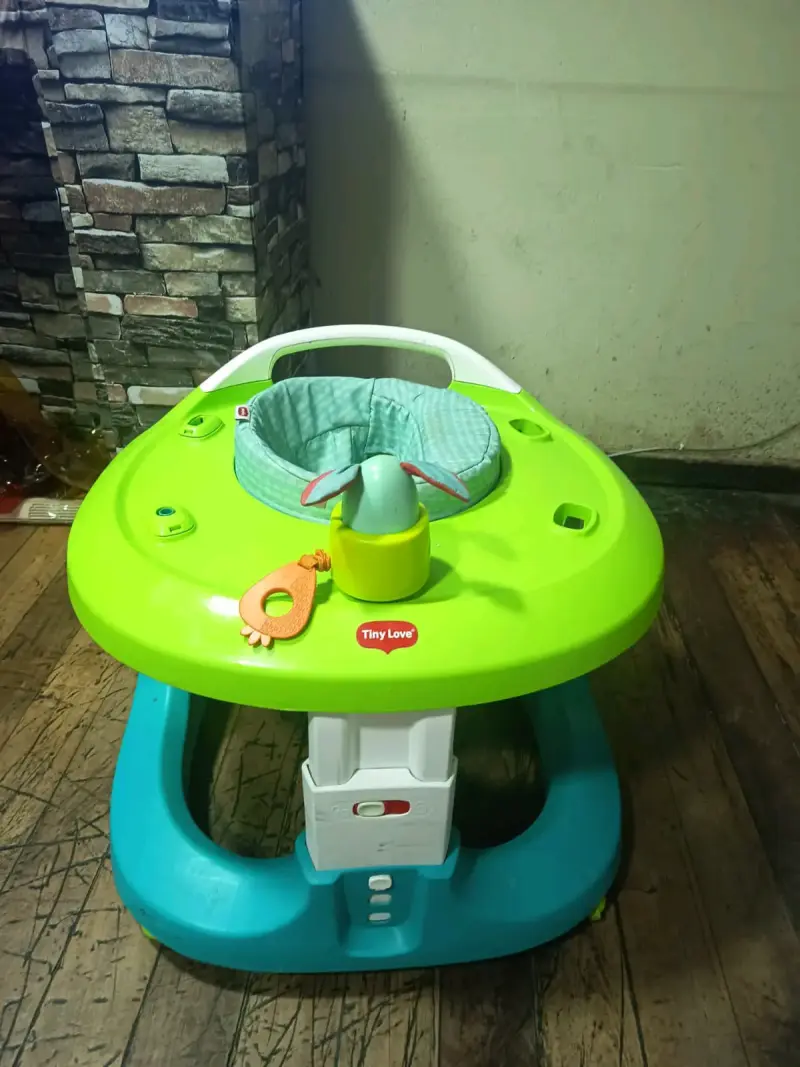 Andador para bebé Tiny Love color verde y azul - 1