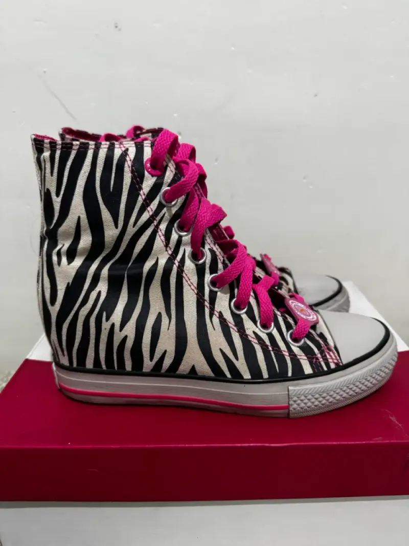 Zapatillas Plataforma Zebra marca Daddy’s Money - 2