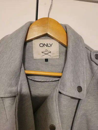 Chaqueta gris de mujer marca Only - miniatura 1