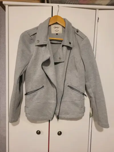 Chaqueta gris de mujer marca Only - miniatura 3