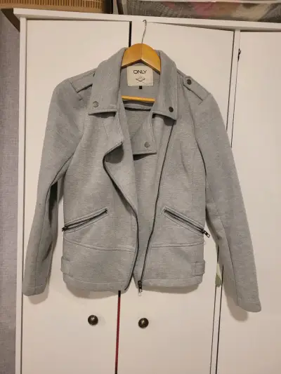 Chaqueta gris de mujer marca Only - miniatura 4