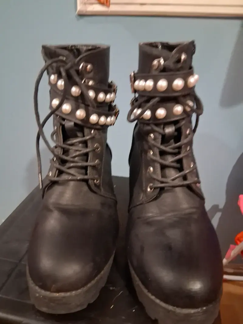 Botas negras 37 con perlas decorativas - 1