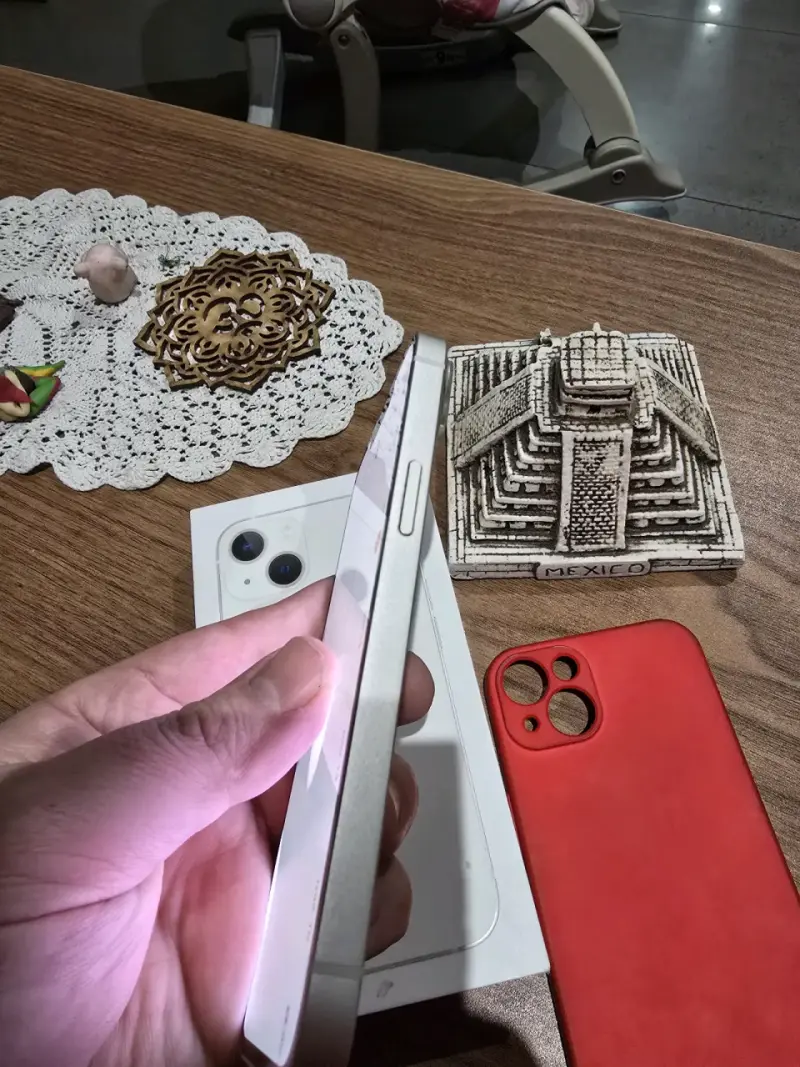 iPhone 13 - 5