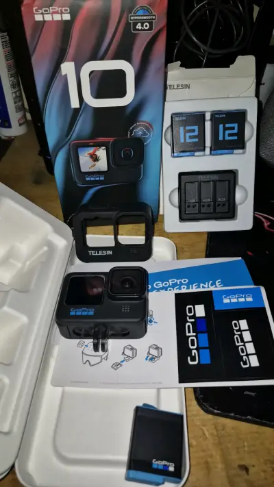 Cámara GoPro Hero 10 Black con accesorios - miniatura 3