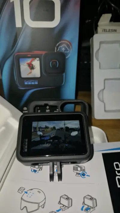 Cámara GoPro Hero 10 Black con accesorios - miniatura 5