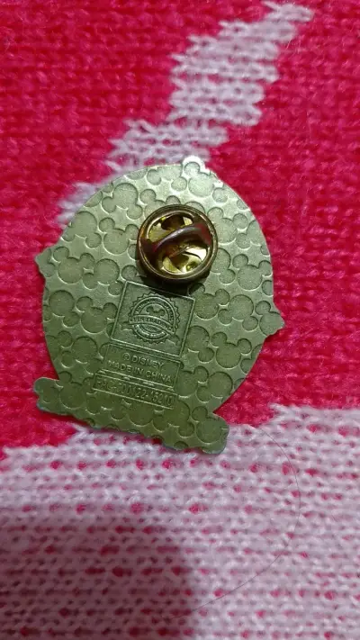 Pin decorativo de personaje septiembre - miniatura 2