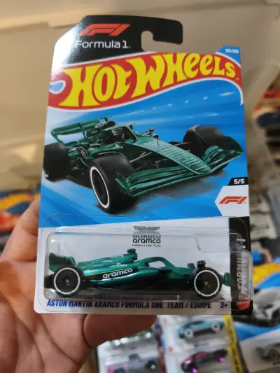 Hot Wheels F1 Aston Martin Aramco Edición Especial - miniatura 2