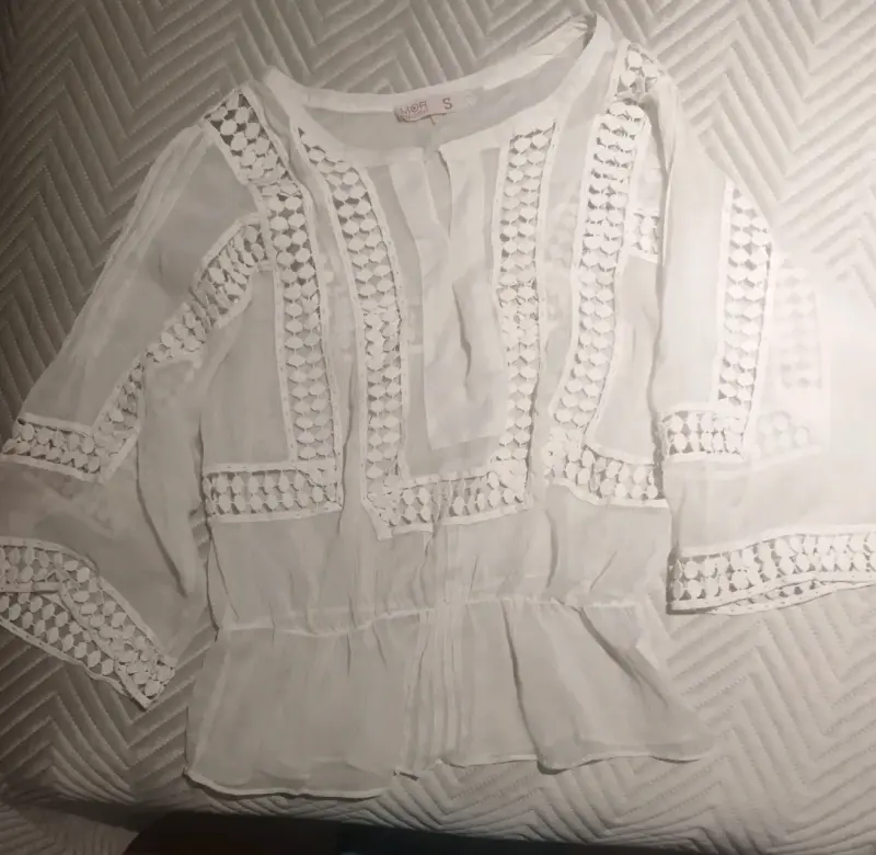 Blusa blanca con encaje para mujer talla S