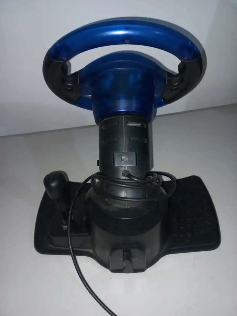 Volante y pedales para PC-PS2 - 3