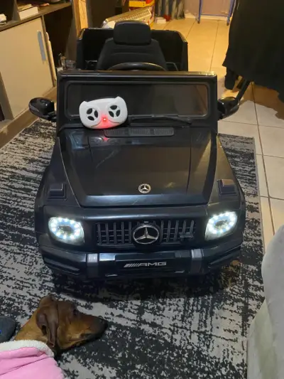 Auto eléctrico infantil Mercedes AMG con control remoto - miniatura 1