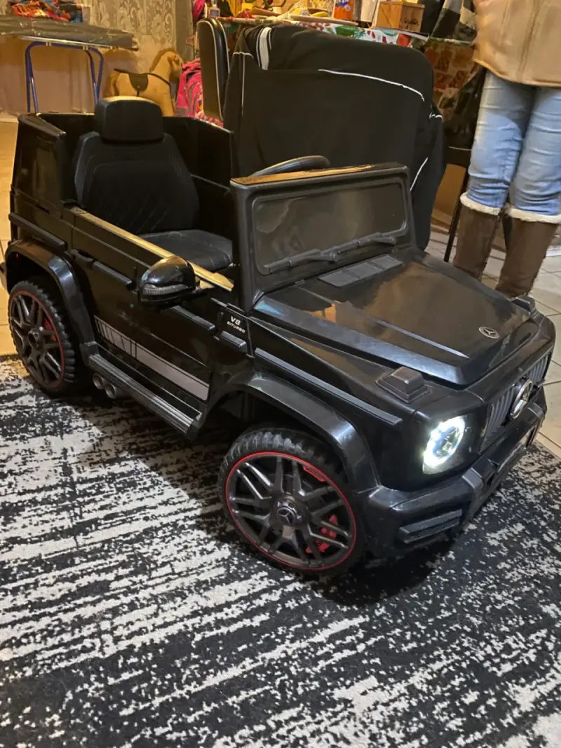 Auto eléctrico infantil Mercedes AMG con control remoto - 5