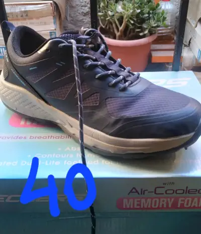 Zapatillas y zapatos de fútbol con su talla - miniatura 2