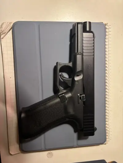 Pistola de aire comprimido Umarex con accesorios - miniatura 3