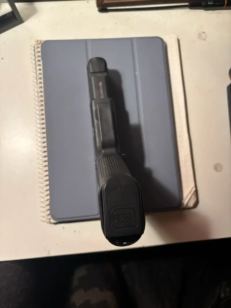 Pistola de aire comprimido Umarex con accesorios - 6