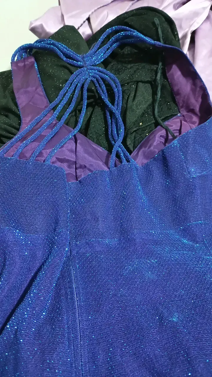 Vestido largo de noche azul brillante - 4