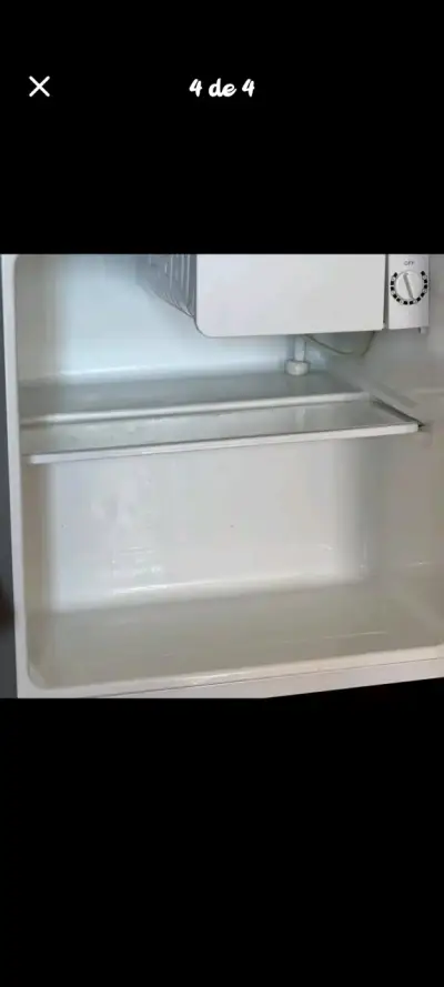 Mini refrigerador Midea compacto con llave - miniatura 2