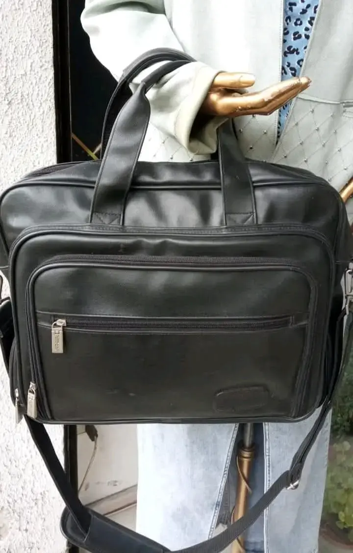 Maletín cuero negro, Overland, 5 compartimentos