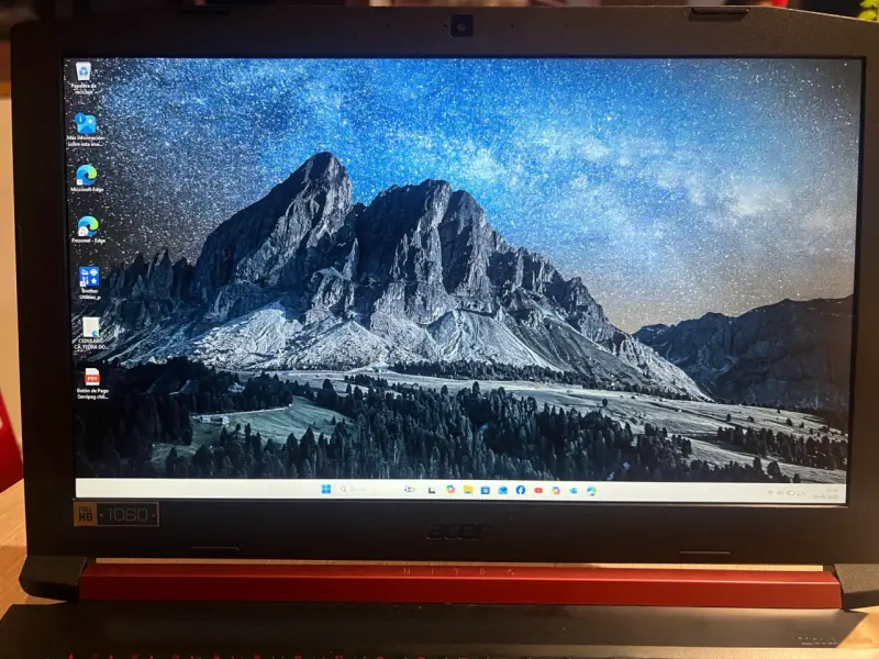 Laptop Acer Nitro 5 con pantalla Full HD - 1