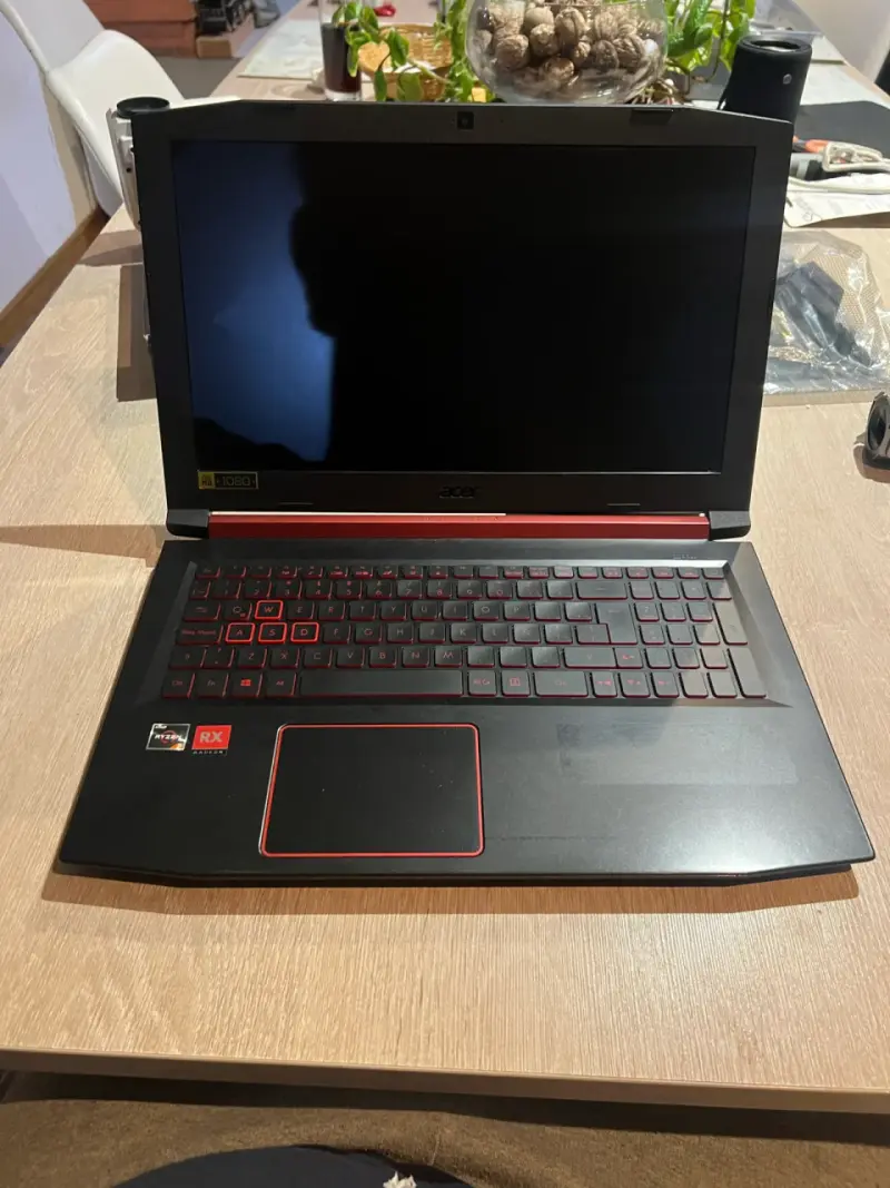 Laptop Acer Nitro 5 con pantalla Full HD - 2