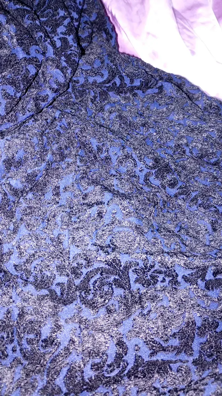 Vestido largo azul oscuro con detalles brillantes - 2