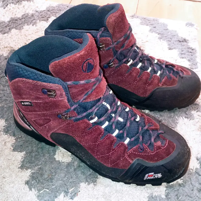 Botas de montaña Lippi impermeables para trekking
