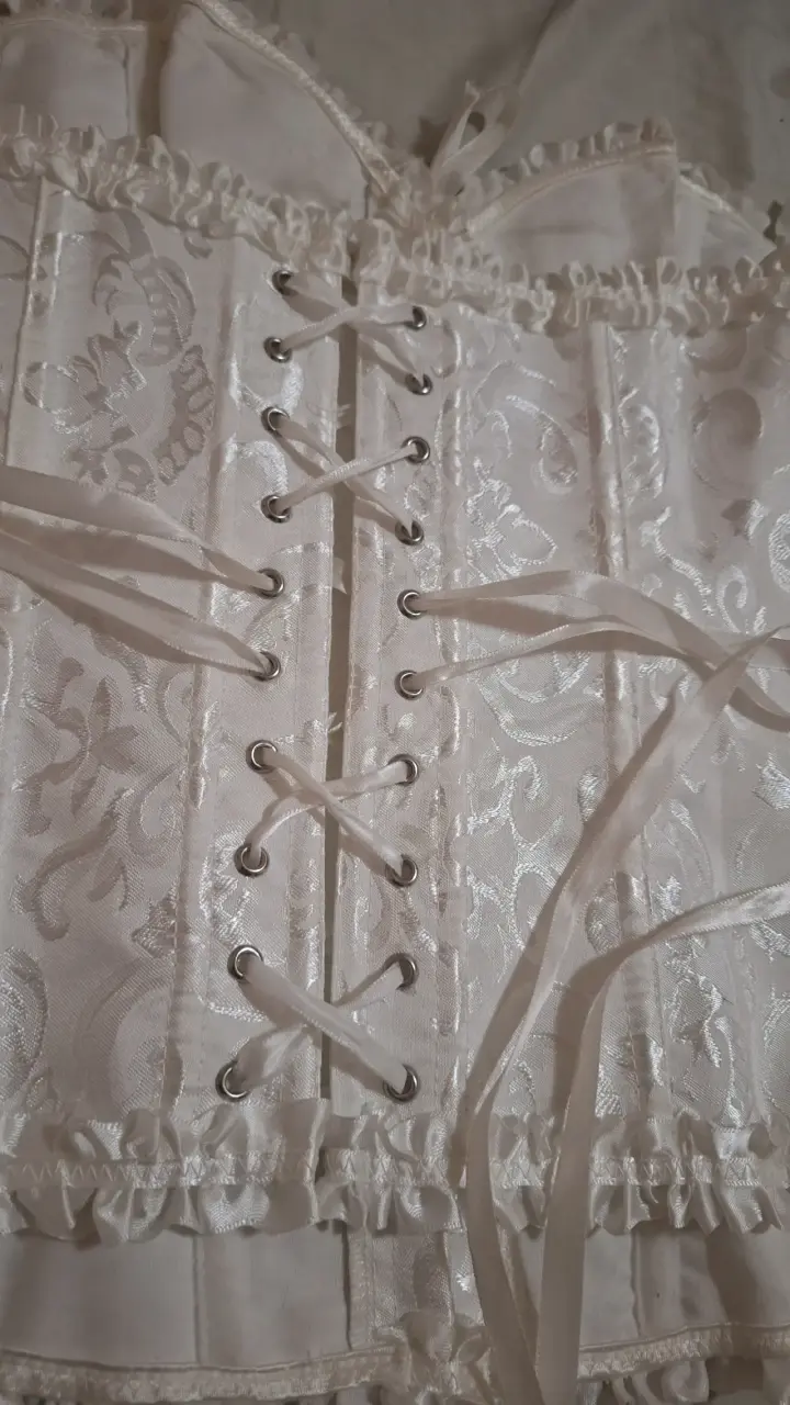 Corset blanco de encaje elegante - 4