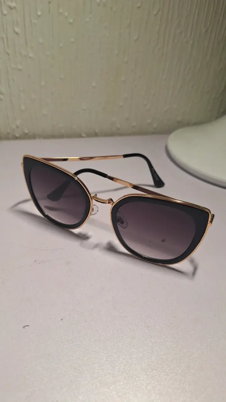 Gafas de sol ALDO cat eye doradas - 3