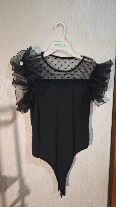 Body negro extravagante con volantes - miniatura 1