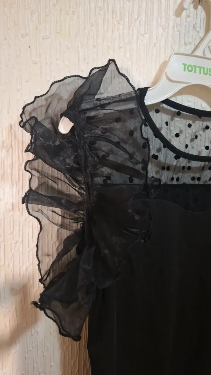 Body negro extravagante con volantes - 2