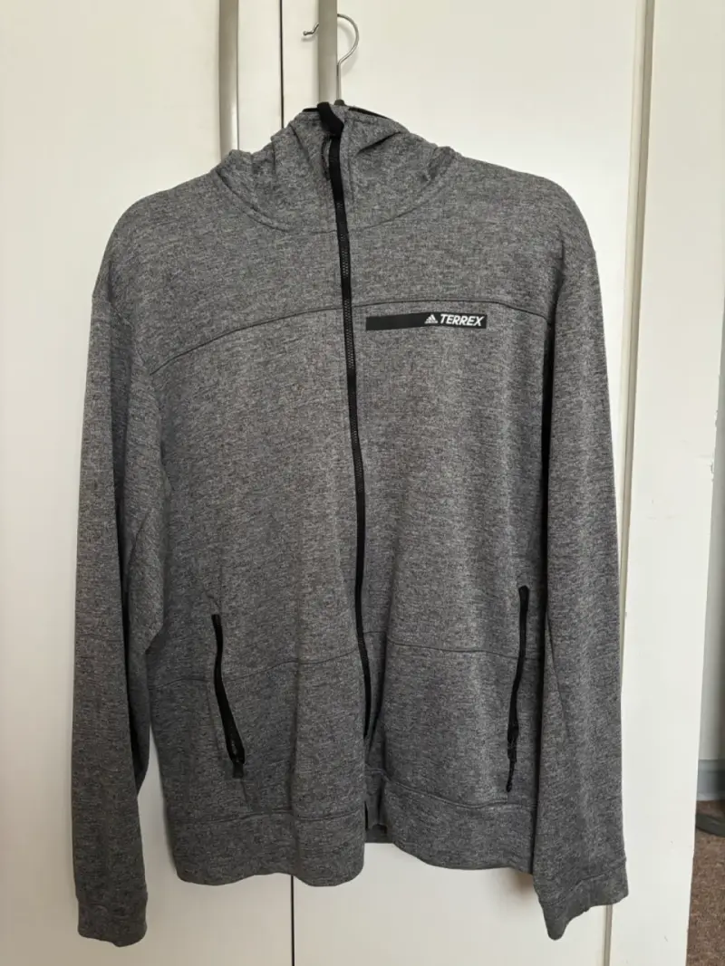 Polerón con capucha gris Adidas Terrex talla L - 2