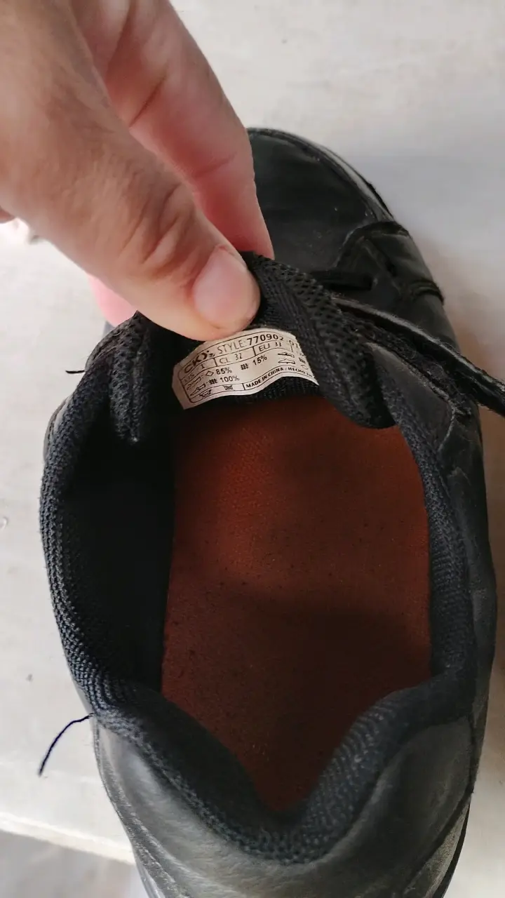Zapatos escolares negros con velcro - 3