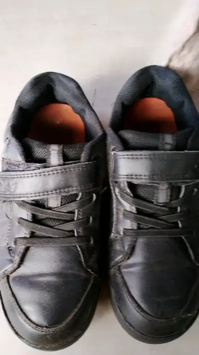 Zapatos escolares negros con velcro - miniatura 4