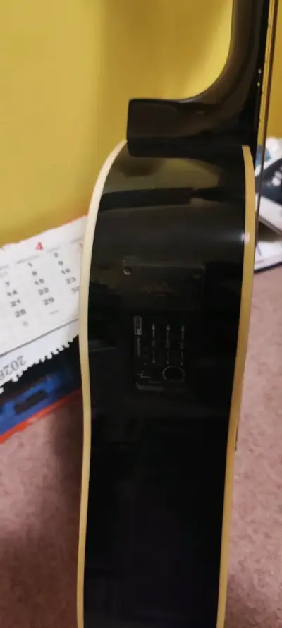 Guitarra acústica negra Walden en buen estado - miniatura 3