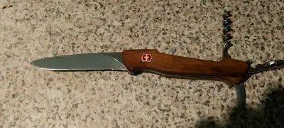 Navaja suiza Victorinox de madera - miniatura 3