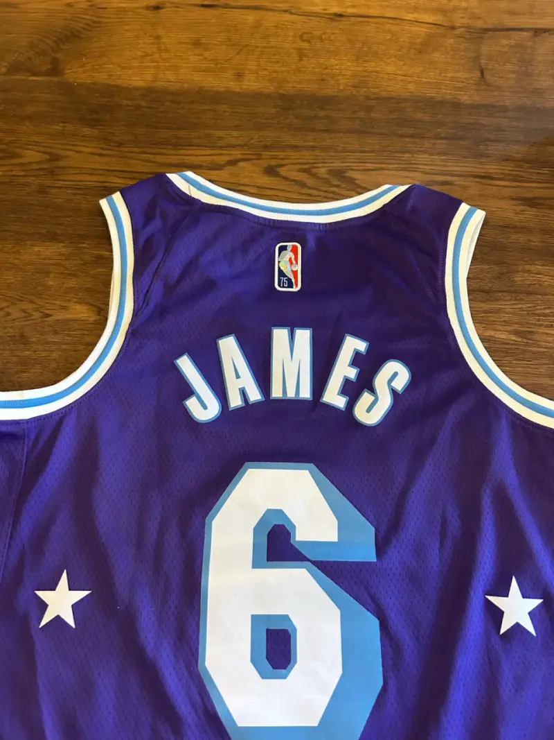 Camiseta NBA Lakers Morada Nike Talla M - 3
