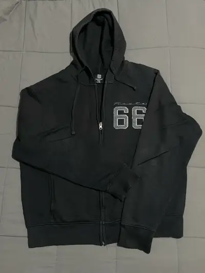 Polerón negro con cierre y gorro - miniatura 1