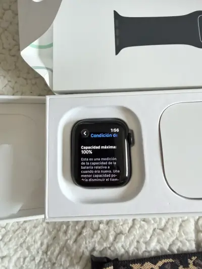 Apple Watch SE  2 GPS Negro 40MM nada de uso. - miniatura 2
