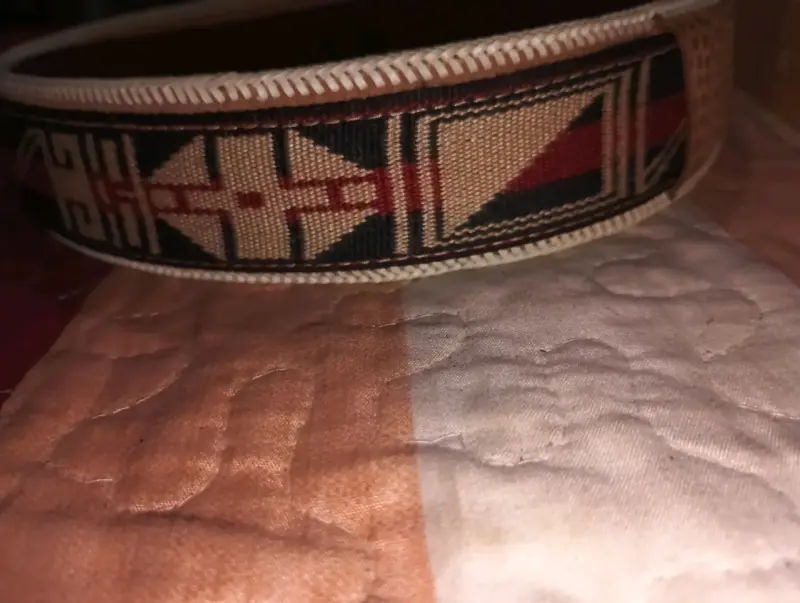 Cinturón de cuero artesanal con diseño étnico - 3