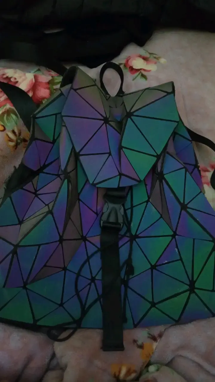 Mochila geométrica holográfica moderna - 1