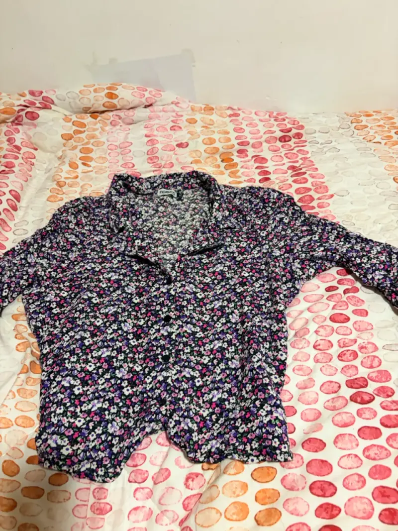 Blusa floral de manga larga para mujer - 1