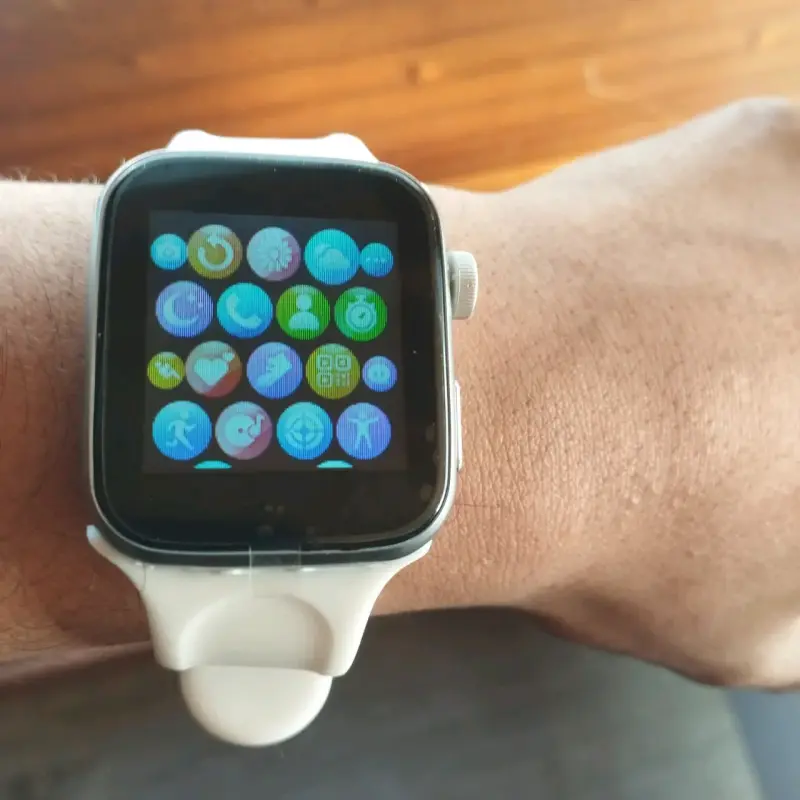 Smartwatch Z33 con múltiples funciones - 2