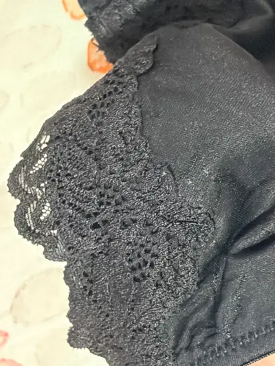 Sostén de encaje negro elegante - miniatura 3