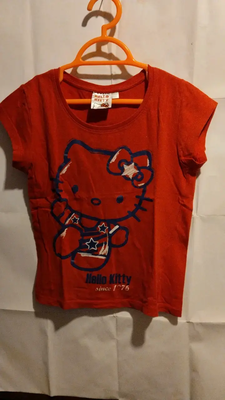 Polera roja Hello Kitty para niña