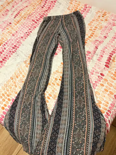 Pantalones acampanados con estampado bohemio - miniatura 1