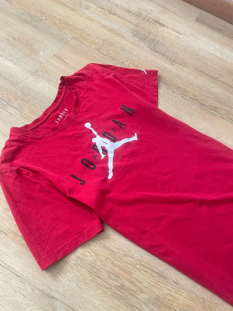 Polera roja Jordan - 1