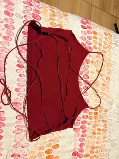 Top de tirantes rojo burdeos para mujer - miniatura 2