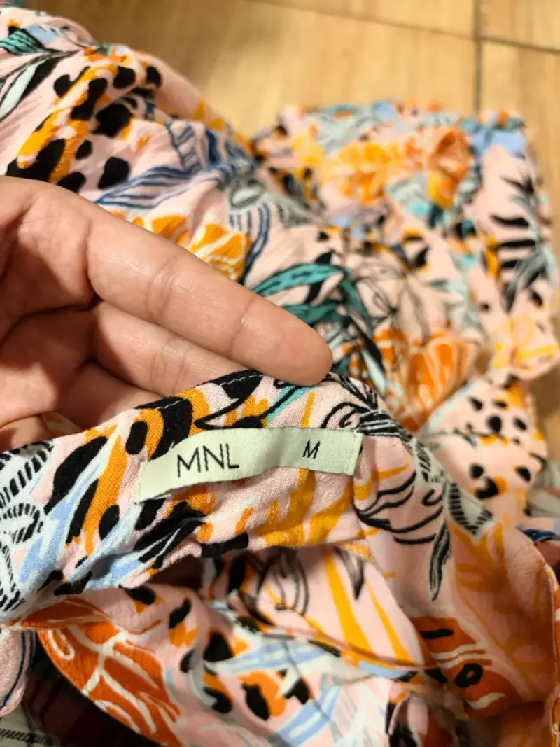 Vestido veraniego con estampado tropical - 2