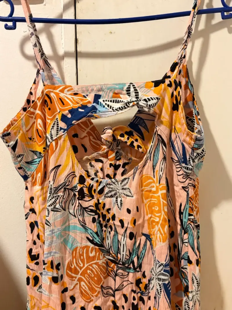 Vestido veraniego con estampado tropical - 3