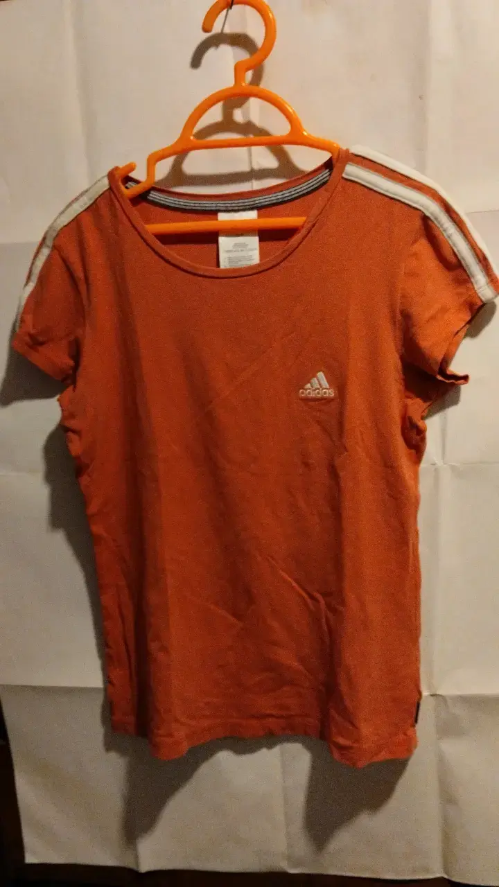 Polera deportiva rosa Adidas para mujer talla S