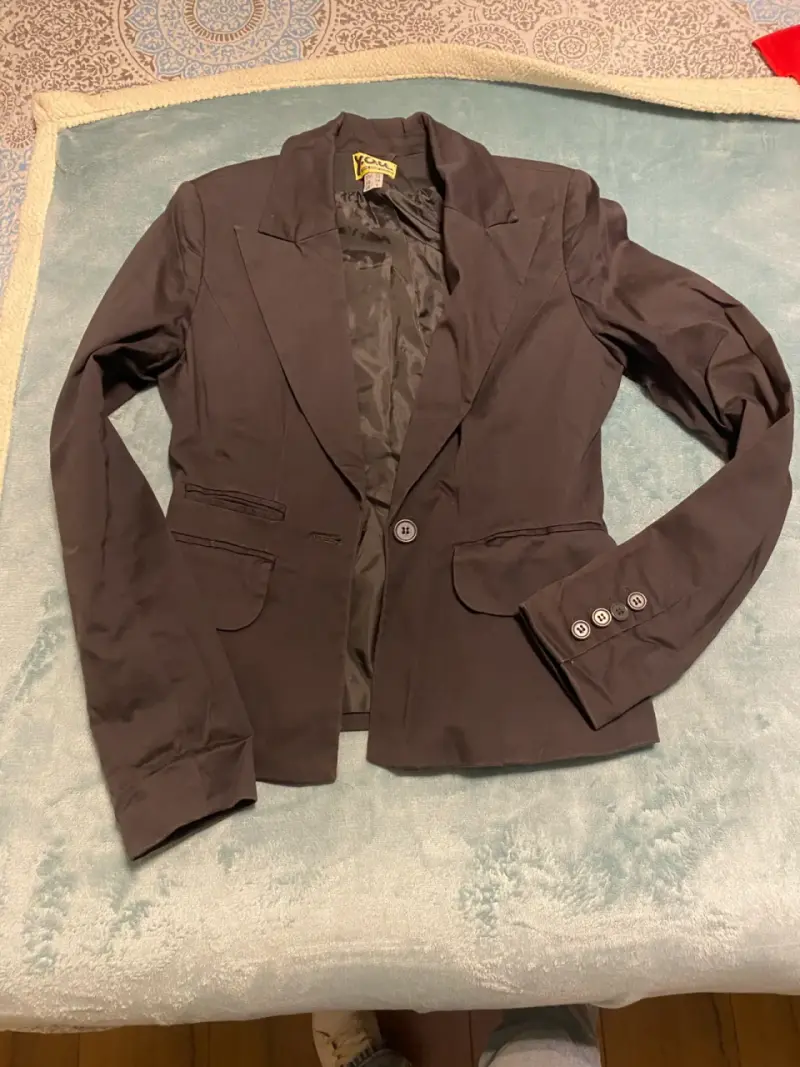 Blazer negro elegante para mujer